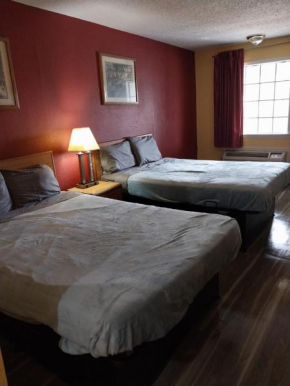 2 Queen Beds Hotel Room 112